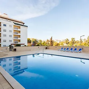 Apartment James's Quinta Palmeiras: Spacious Luxury Near Town And, Lagos